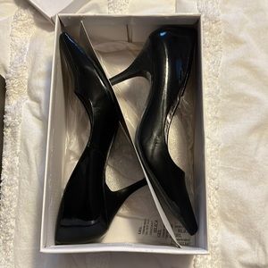 Steve Madden black pumps in original box. Worn 1X